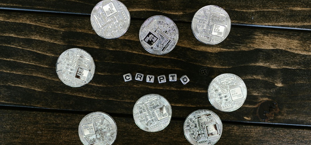 Psychology of Crypto Investing: FOMO, FUD, and Behavioral Finance