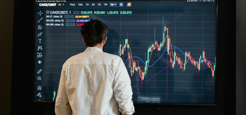 Sustainable Finance Aligning Corporate Strategy with Market Expectations